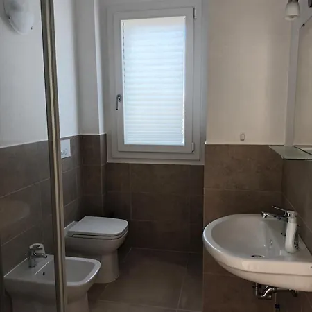 Bouganville B B &b チヴィタノーヴァ・マルケ