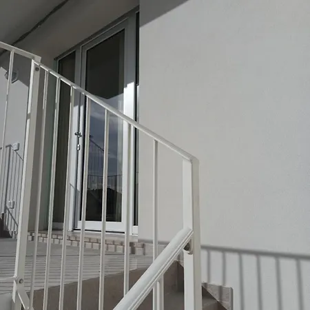 Bouganville B B &b